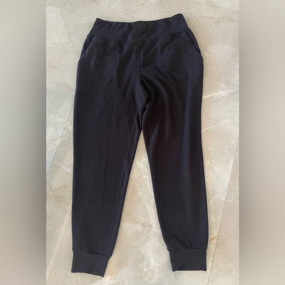 Sage Collective
•Easy Jogger Pants
•Black
•High Waisted
•Great condition! - Picture 2 of 5